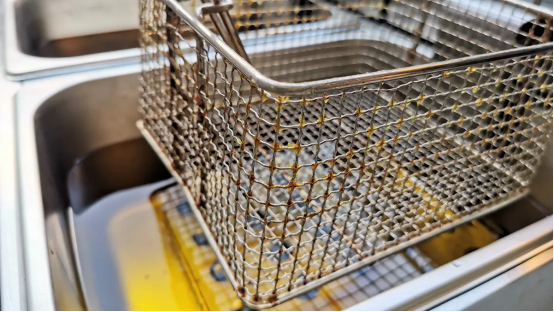 Aluminium wire mesh helps filter liquids and sieve dry ingredients.png Aluminium wire mesh helps filter liquids and sieve dry ingredients.png